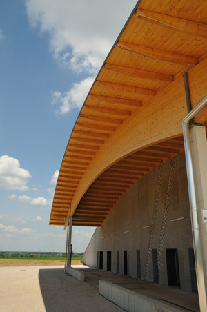 Landwirtschaftliche Maschinenhalle mit Leimbindern und Holzdach (Uni Bonn,Kleinaltendorf)